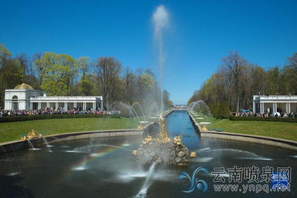 圣彼得堡夏宫喷泉纪念彼得大帝诞辰350周年